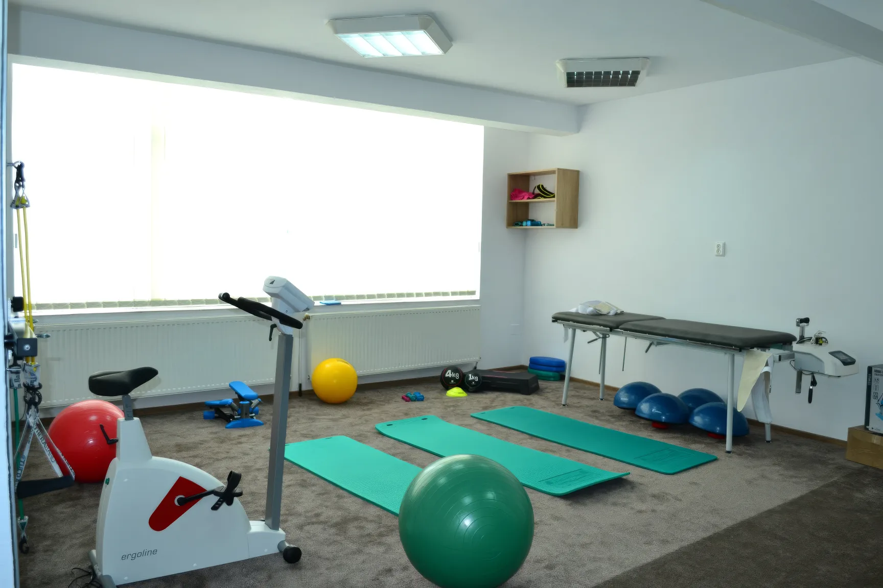 Spațiu clinic luminos pentru recuperare medicală în Pitești